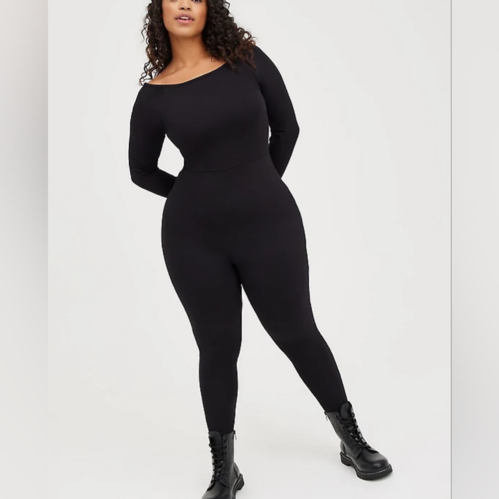 Torrid Black Long Sleeve Catsuit Bodysuit Size 5 NWT